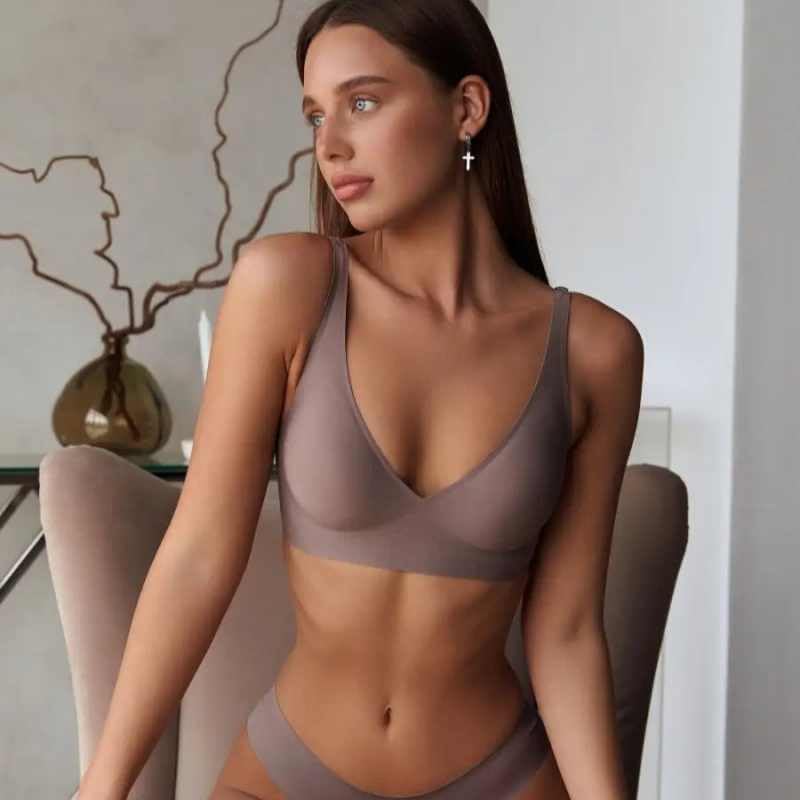 Misharen Wireless Full Coverage Jelly Bra for Women, V-neck, No Steel Ring, Seamless Push-Up with Removable Foam Pads for Yoga activewear and dailywear